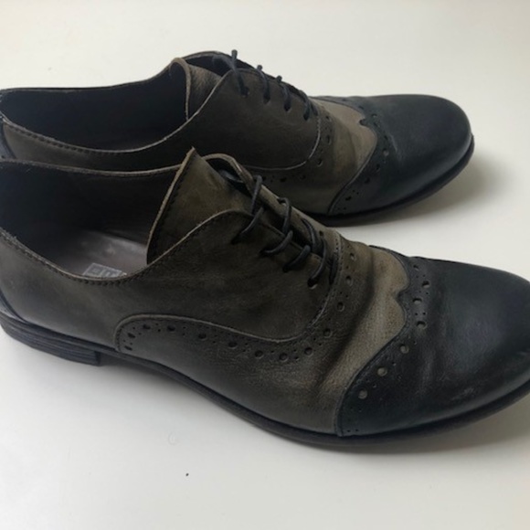 Moma Italian Leather Saddle Shoe - Picture 2 of 5